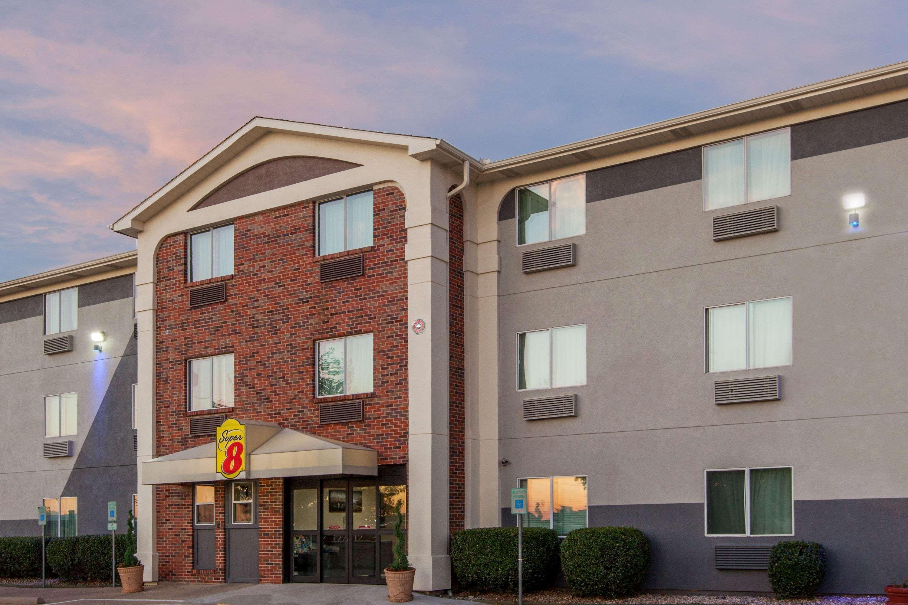 Super 8 By Wyndham Bedford Dfw Airport West Motel Exterior foto